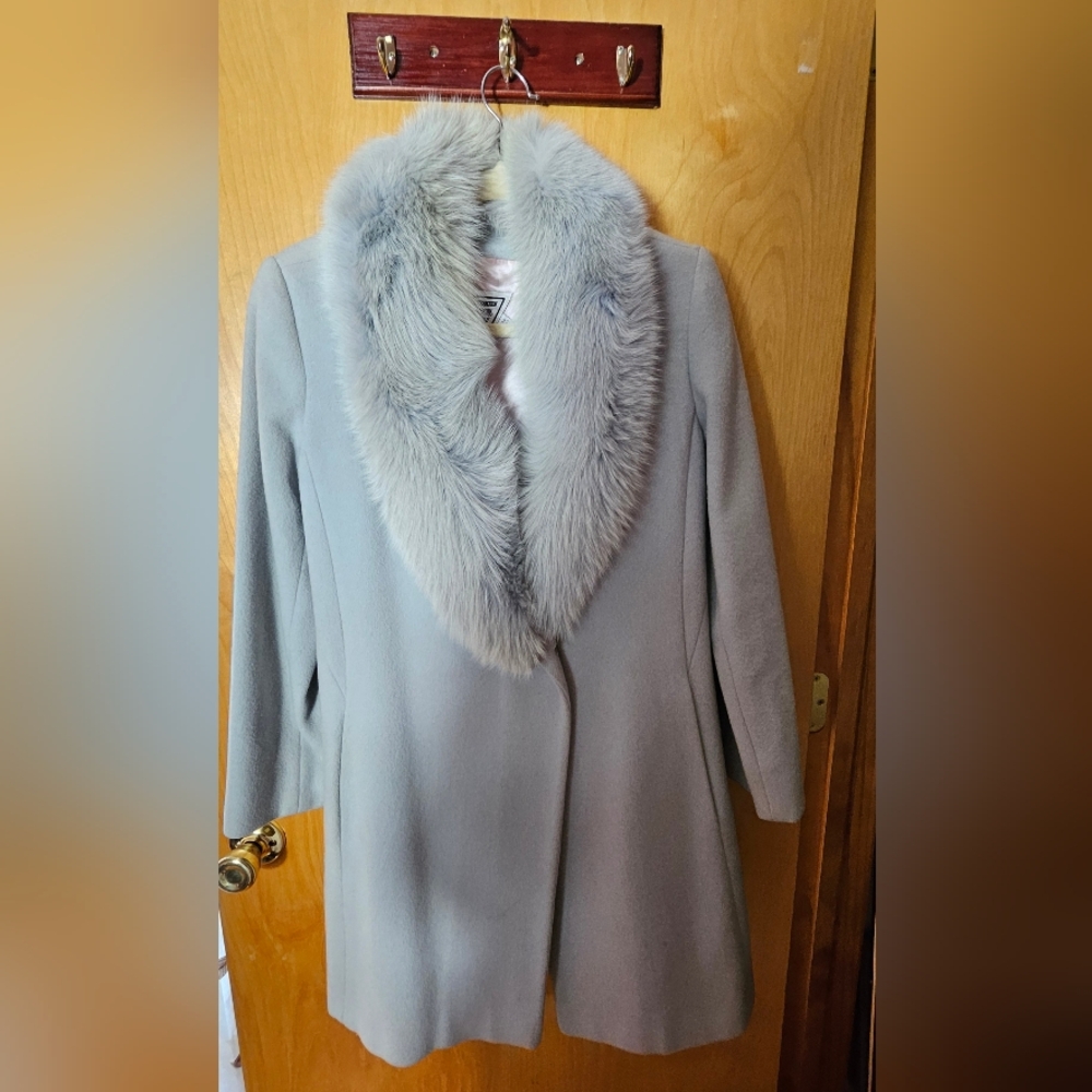 Marvin Richards Light Gray Coat with Natural fur